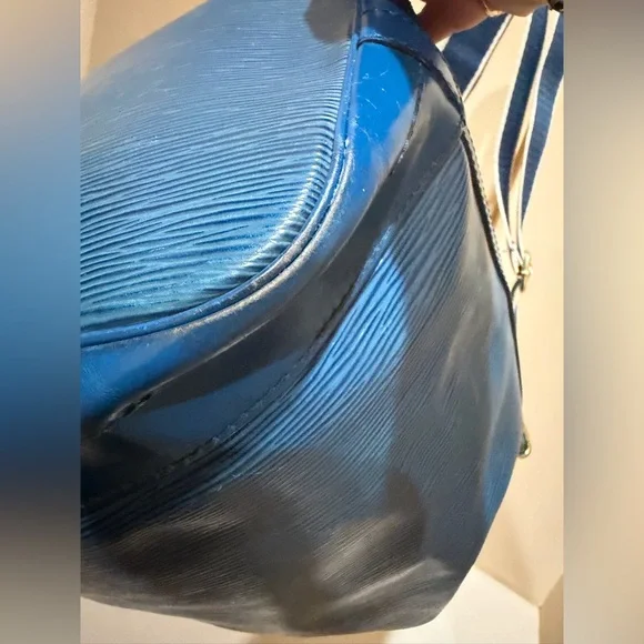 Louis Vuitton Epi Blue Bucket Bag GM - Please Read For Condition - Picture 8 of 16